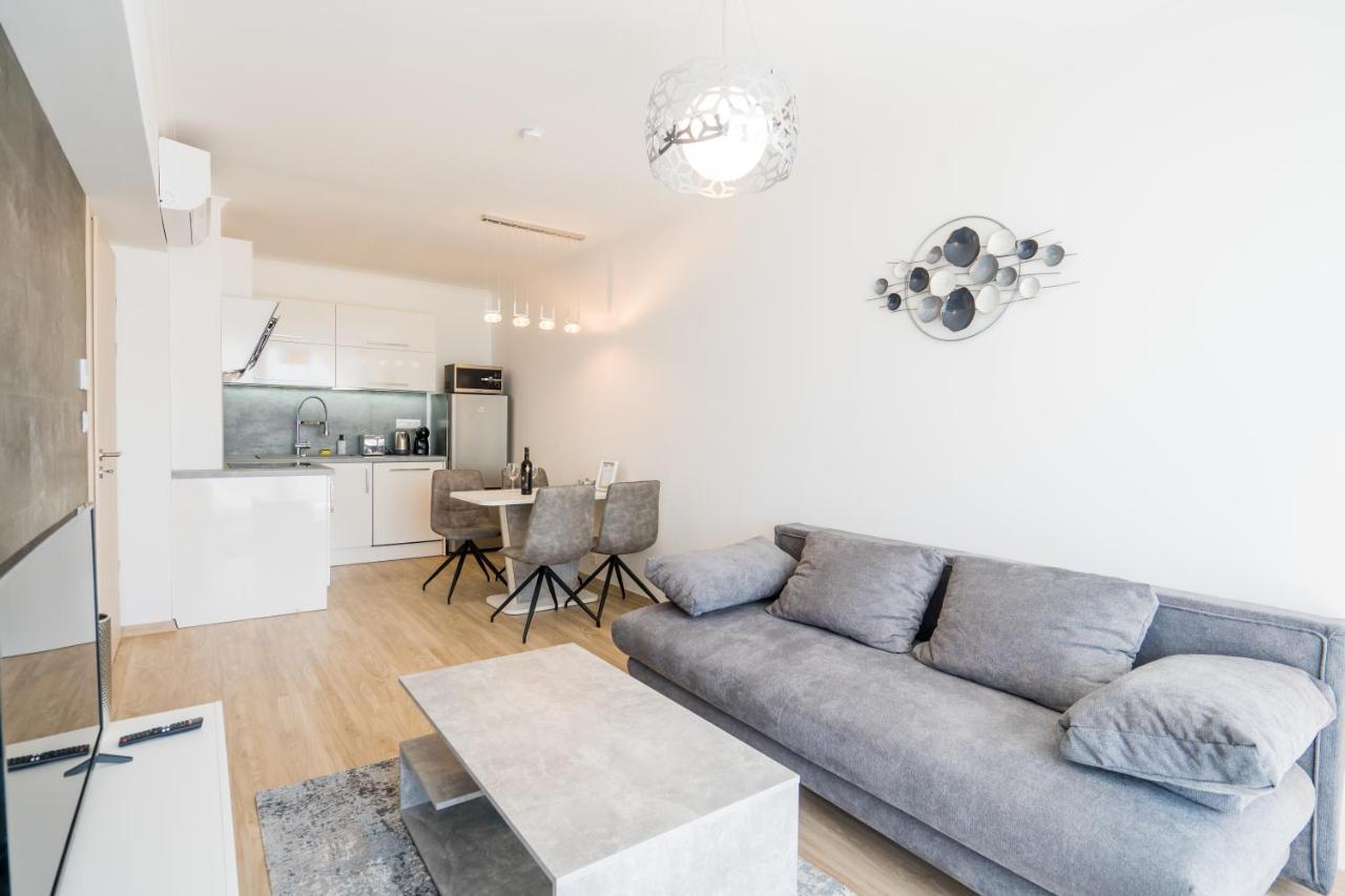 Csenge Apartman Siofok Bagian luar foto